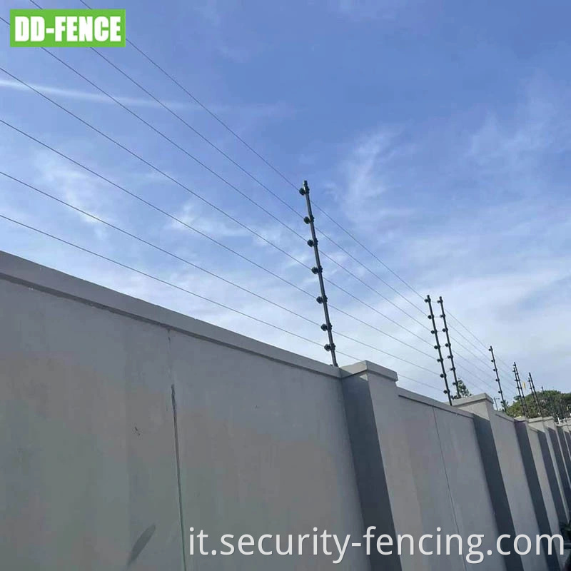 Rif stabile elettrica a impulsi ad alta tensione, recinzione di sicurezza elettrica per la centrale ferroviaria del bordo della villa da giardino